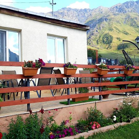 Guest House Elguja Qushashvili Kazbegi Exteriör bild