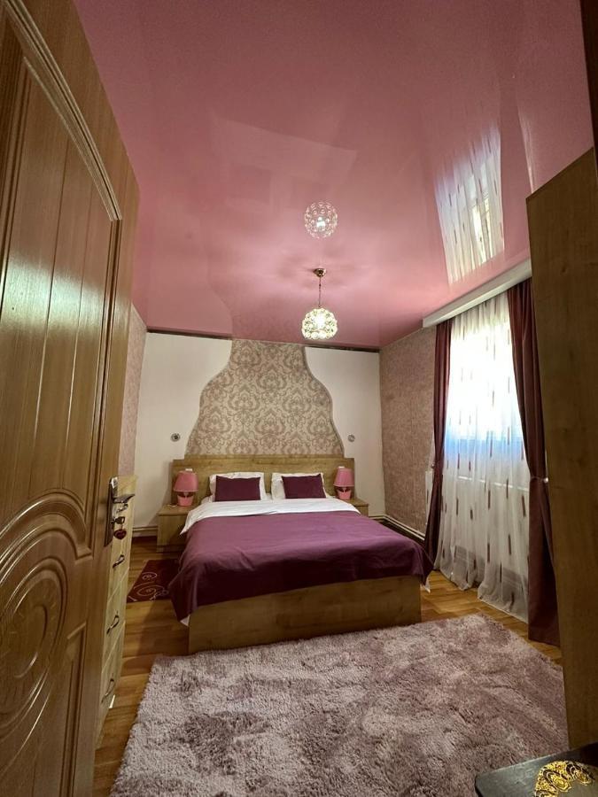 Guest House Elguja Qushashvili Kazbegi Exteriör bild