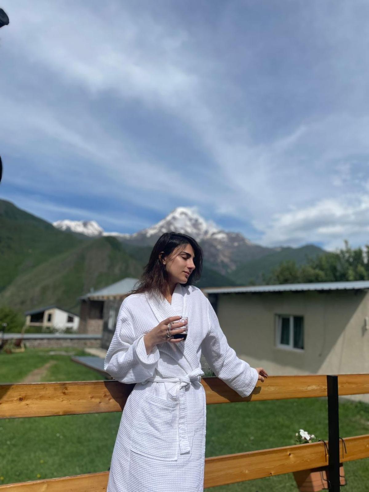 Guest House Elguja Qushashvili Kazbegi Exteriör bild