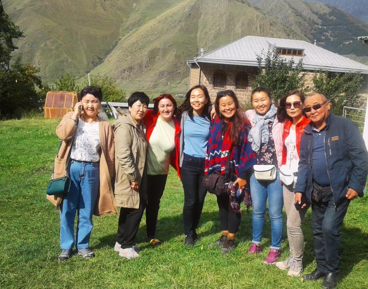 Guest House Elguja Qushashvili Kazbegi Exteriör bild