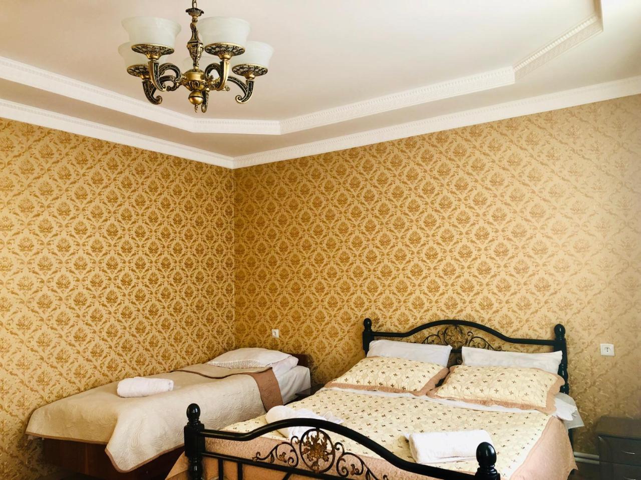 Guest House Elguja Qushashvili Kazbegi Exteriör bild