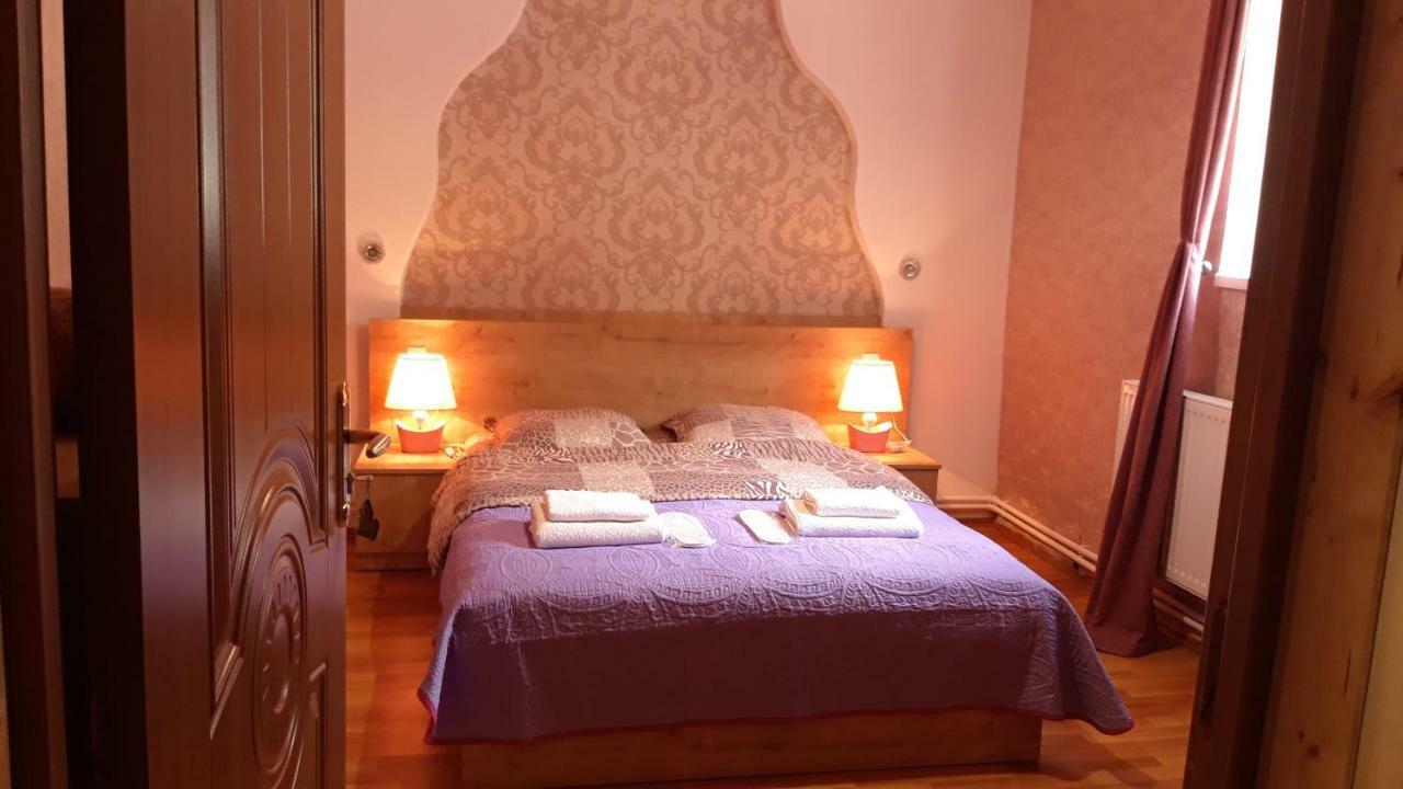 Guest House Elguja Qushashvili Kazbegi Exteriör bild